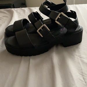 Platform chunky sandals